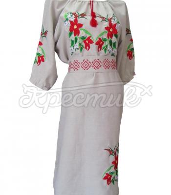 Платье в украинском стиле с цветами и орнаментом на поясе