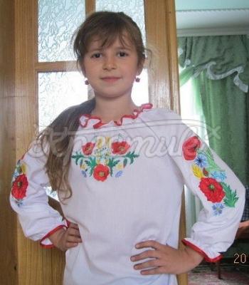 Украинская вышиванка на девочку "Маки"