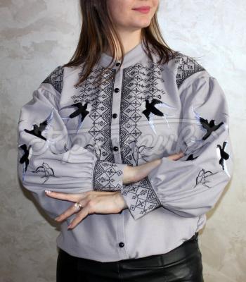 Женская украинская вышиванка "Серебристые ласточки" купить
