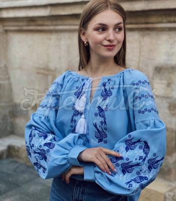 Голубая женская вышитая блузка "Ласточки мира" купить блузку Киев