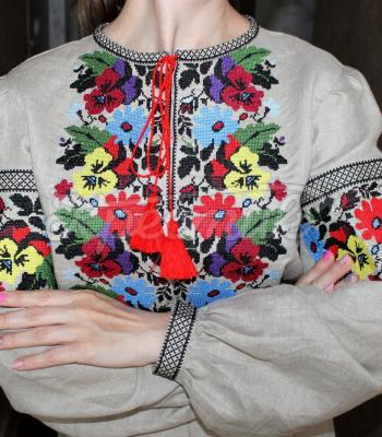 Украинское вышитое платье "Цветик" фото