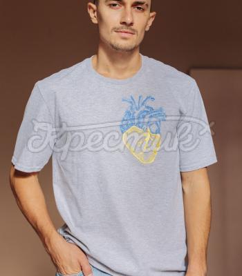 Cіра чоловіча футболка "Серденько" купити патріотичну футболку
