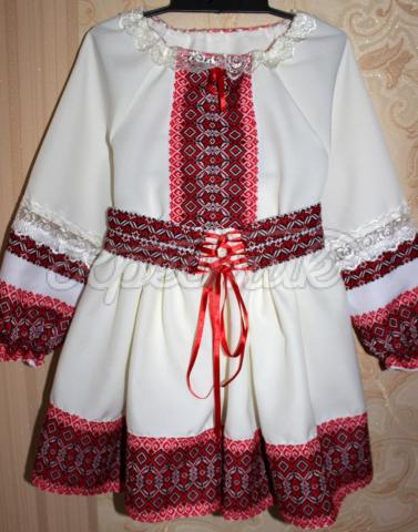 Украинский костюм с вышивкой для девочки