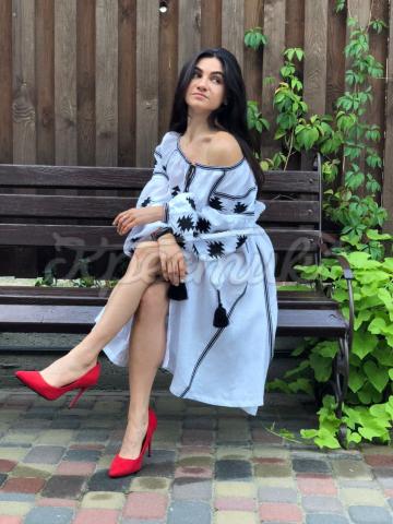 Біла елегантна сукня вишиванка "Белучі" український бренд