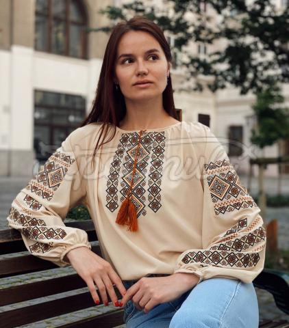 Вышитая женская блузка "Удивительная" украинский дизайнер