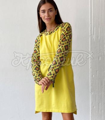 Желтое этно платье с имитацией вышивки на рукавах купить