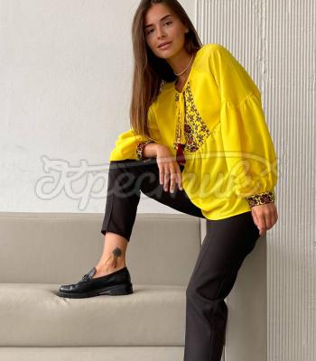 Яскрава жовта блуза з принтом вишивки купити Україна