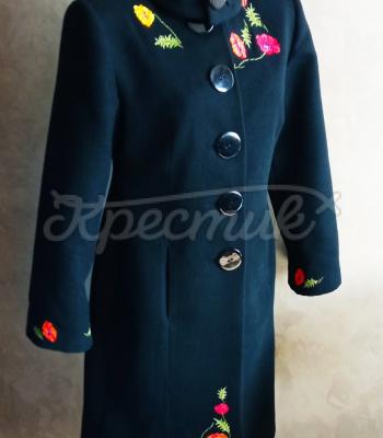Женское вышитое пальто "Маки" фото