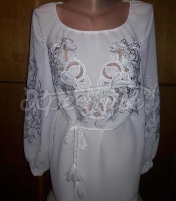Белая блуза с вышивкой ришелье  "Софи" фото