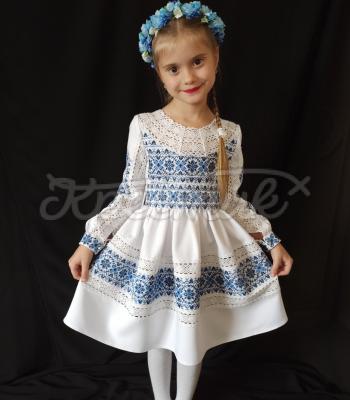 Вышитое платье для девочки "Синеглазка" фото