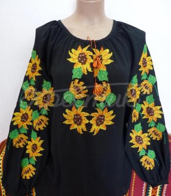 Вышитая женская блузка Подсолнухи фото