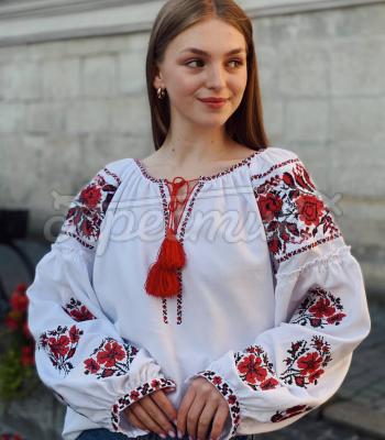 Белая цветочная женская вышиванка "Корделия" купить вышитую блузку
