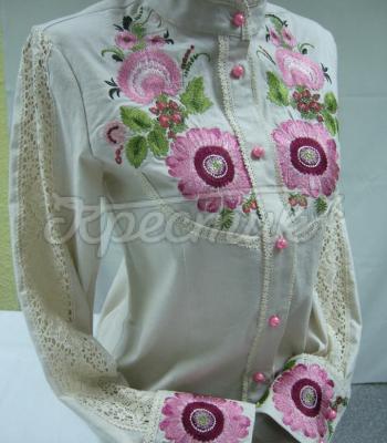 Элегантная женская вышиванка "Розовые  цветы" фото