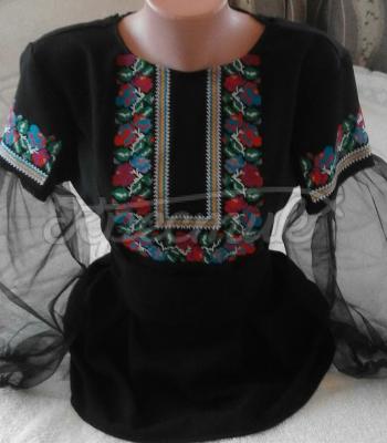 Женская вышиванка с фатином "Магия черного" фото