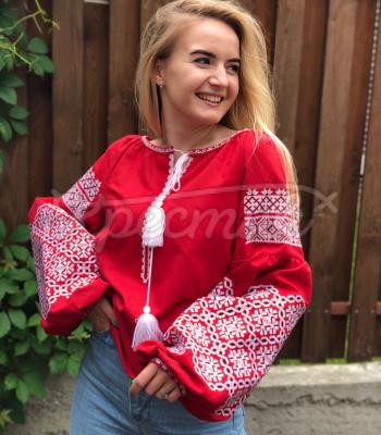Красная вышитая блуза "Анна" фото