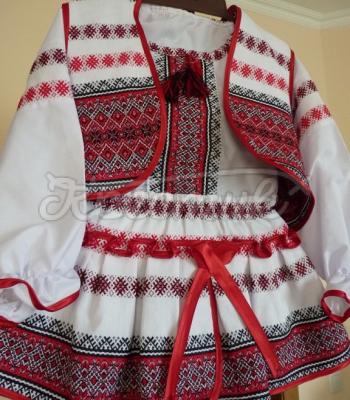 Костюм в украинском стиле тканый для девочки фото