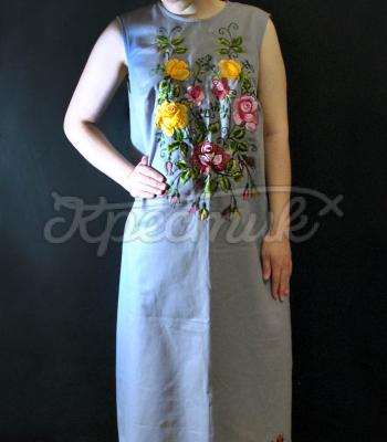 Серое вышитое макси платье "Украинская роза" фото