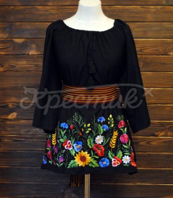 Уникальная женская вышитая блузка "Цветочное поле" фото