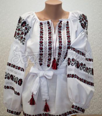 Женская белая вышиванка "Розочки с мережками" фото