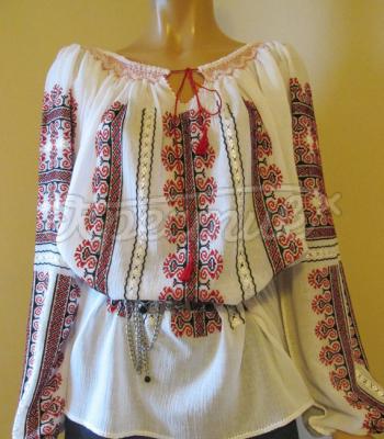 Румунская блузка на маркизете красные орнаменты фото