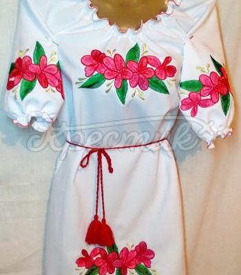 Женское платье с необычными цветами