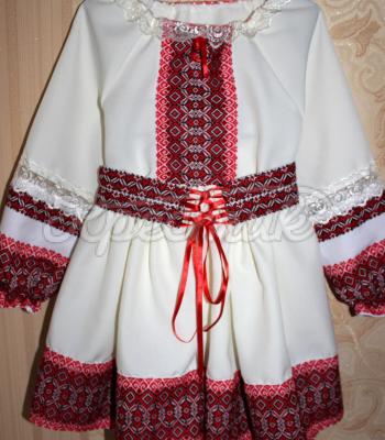 Украинский костюм с вышивкой для девочки