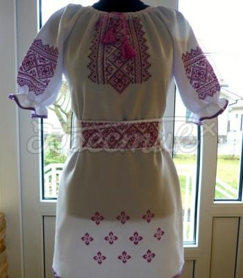 Женское вышитое платье "вишневый цвет" фото