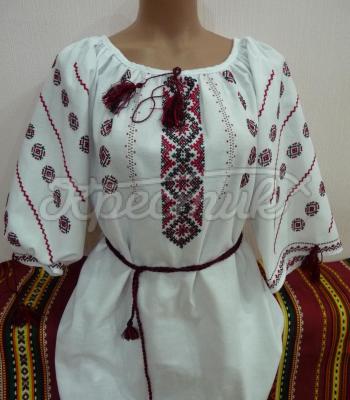 Женская вышиванка традиционная "Летняя песня"