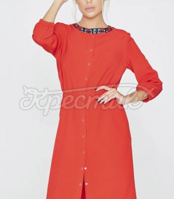 Красное платье с нежным мелким принтом фото