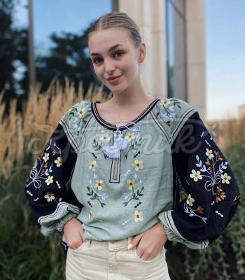 Женская вышитая блузка "Зура" украинский дизайнер