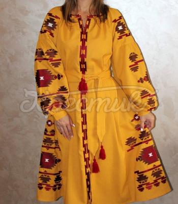 Горчичное платье вышиванка "Искорка" купить женское платье