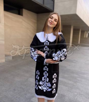 Изысканное женское платье вышиванка с аппликацией "Феличита" украинский дизайнер