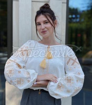 Преміальна жіноча вишиванка "Златоцвіт" купити вишиту блузку Київ