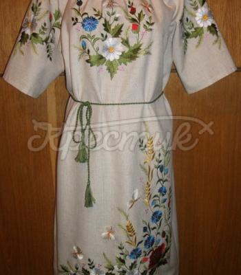 Украинское платье с вышитыми полевыми цветами