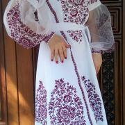 Біле вишите плаття "Ажур" фото