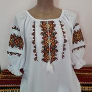 Біла жіноча вишиванка "Беатріс" фото