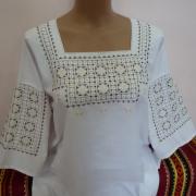 Стильная женская вышиванка "Геометрия" ручной работы