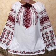 Женская вышиванка "Красные крестики" фото