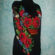 Вышиванка женская черная "Большие красные маки"