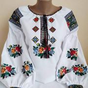 Жіноча вишиванка "Варя" фото