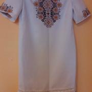 Вышитое женское платье "Деловая классика" фото