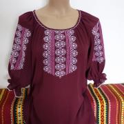 Женская вышитая блузка "Клюква" фото