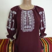 Женская вышиванка "Бордо" фото