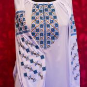 Женская вышиванка "Ромашковое поле" фото