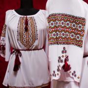 Женская вышитая рубашка "Мелкие ромбы" фото