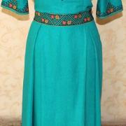 Зеленое вышитое платье с орнаментом на льне "Агат" фото 