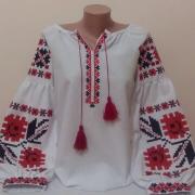 Женская вышиванка " Цветочные мотивы" купить