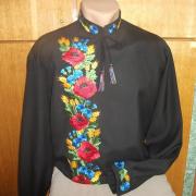 Мужская вышиванка на черном "Полевые цветы" фото
