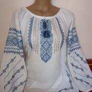 Женская вышиванка "Нежная радость" фото