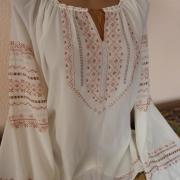 Вышиванка на шифоне ручной работы